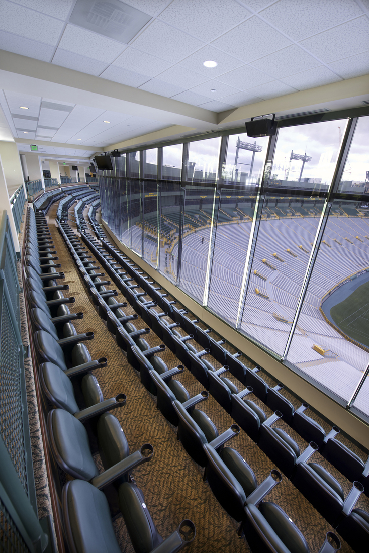 indoor club seats at lambeau field